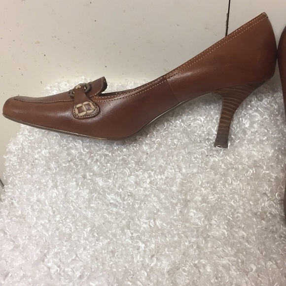 Nickels brown leather pumps. - Picture 3 of 7